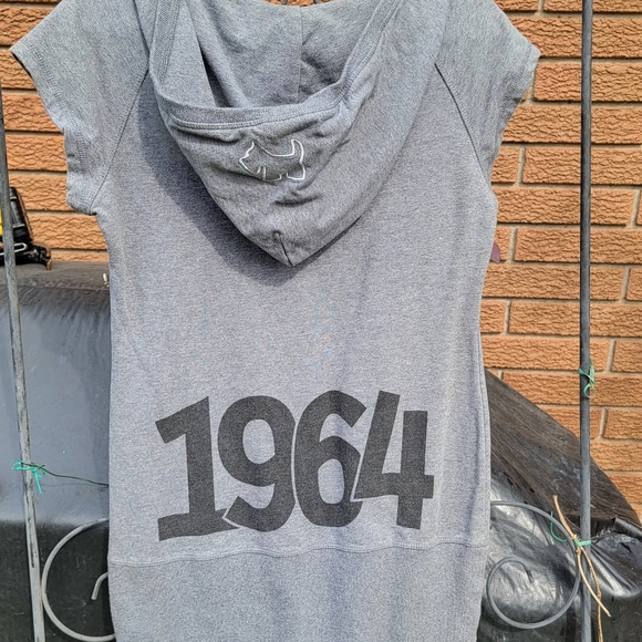 Dresses - Picture 2 of 6